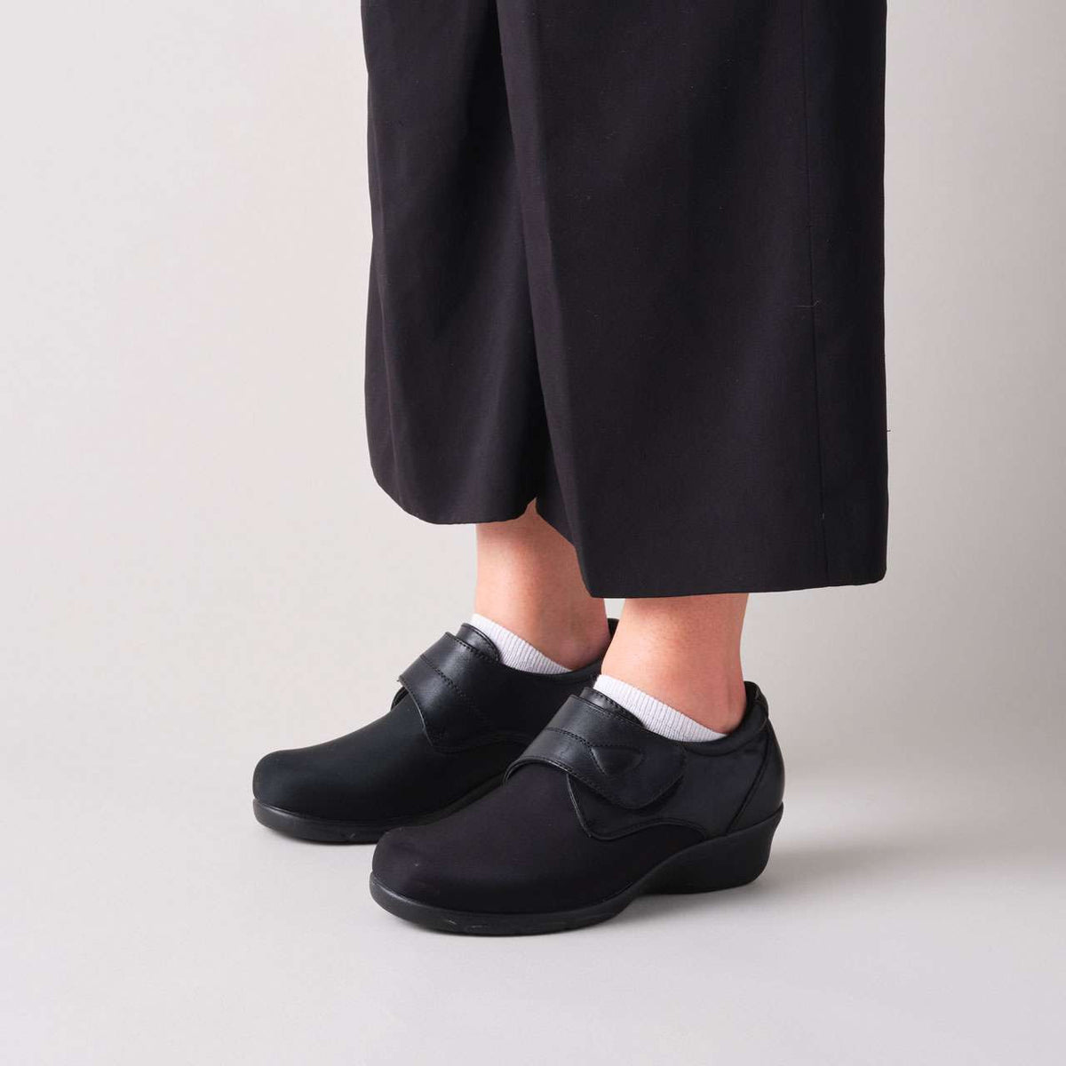 Propet Wilma Stretchable Dress Shoe