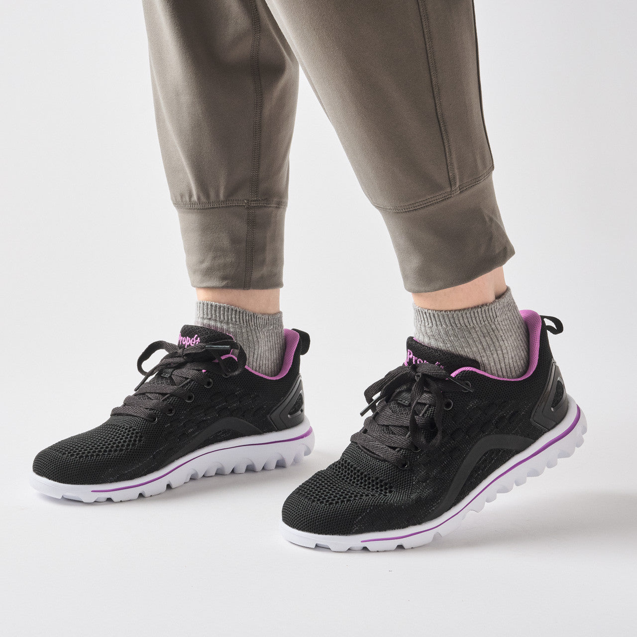 Propet TravelActiv™ Axial Comfort Sneaker