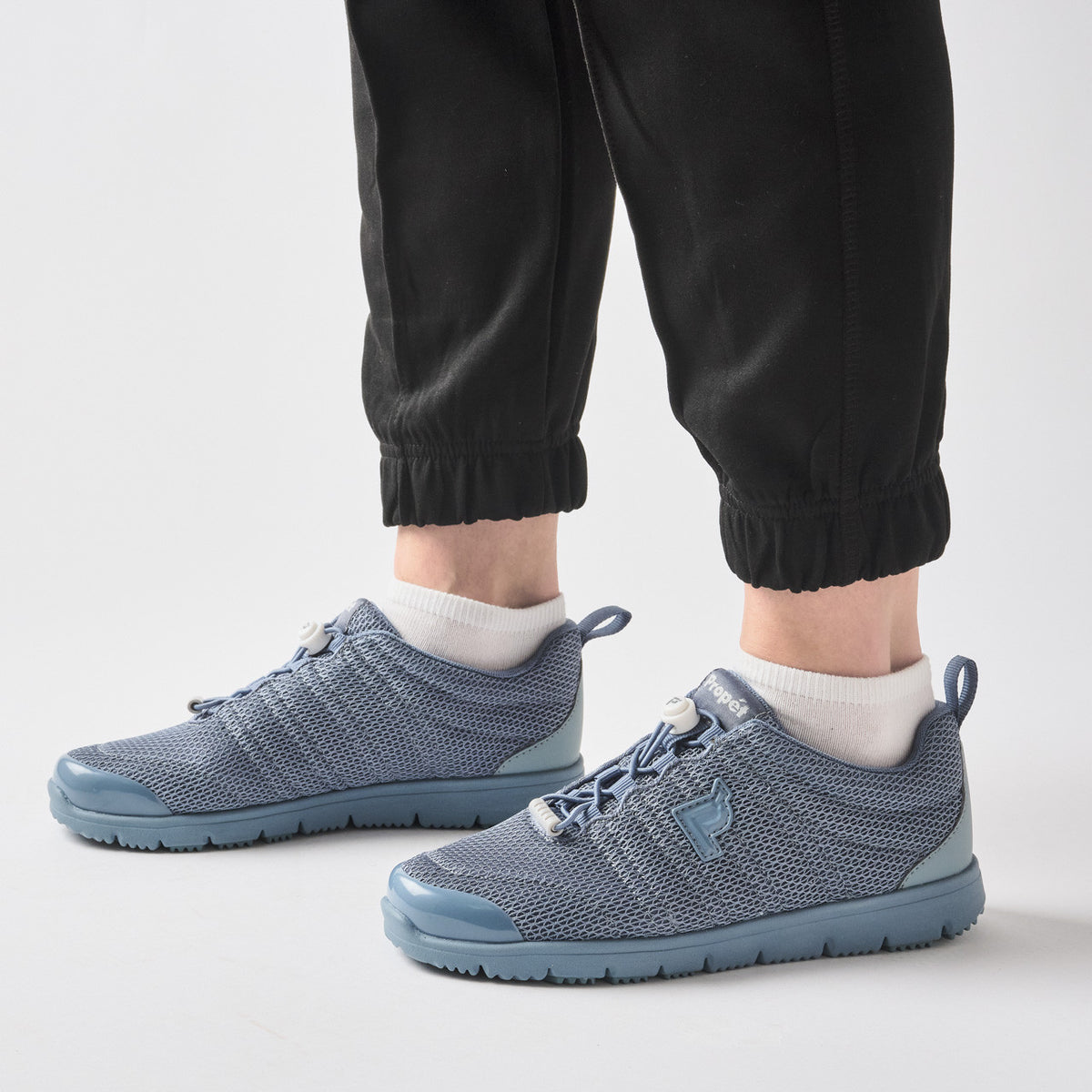 Propet TravelWalker II Sneaker