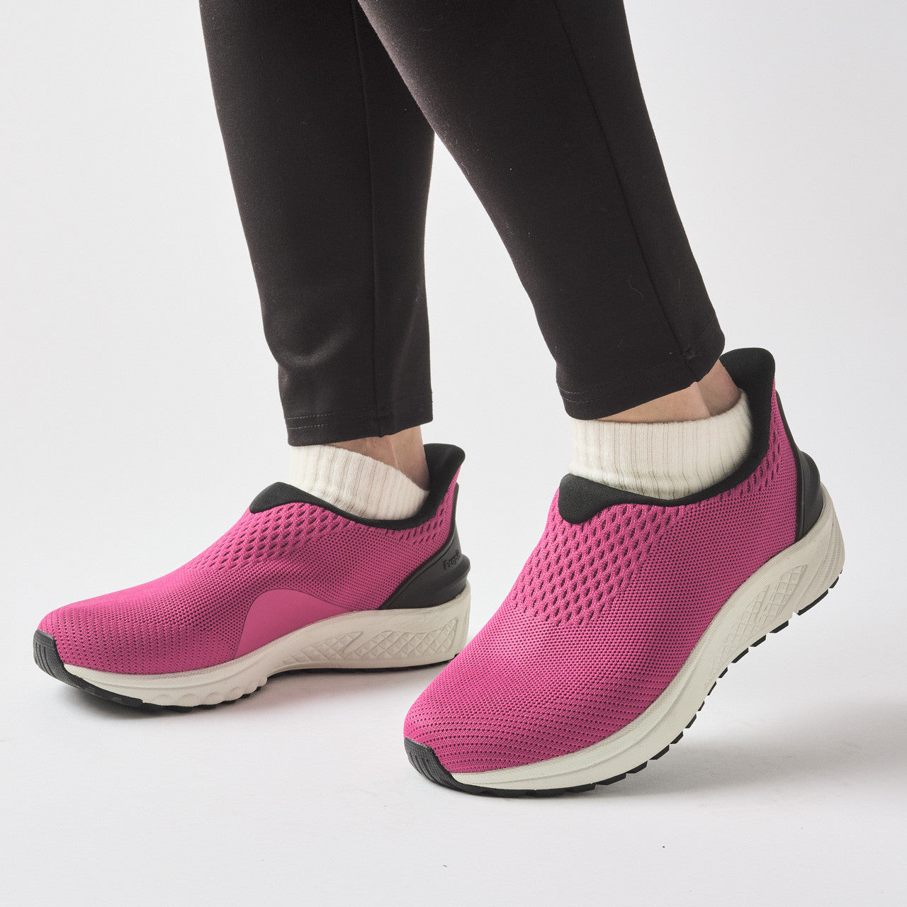 Propet Propet One Velocity Slip On Sneaker